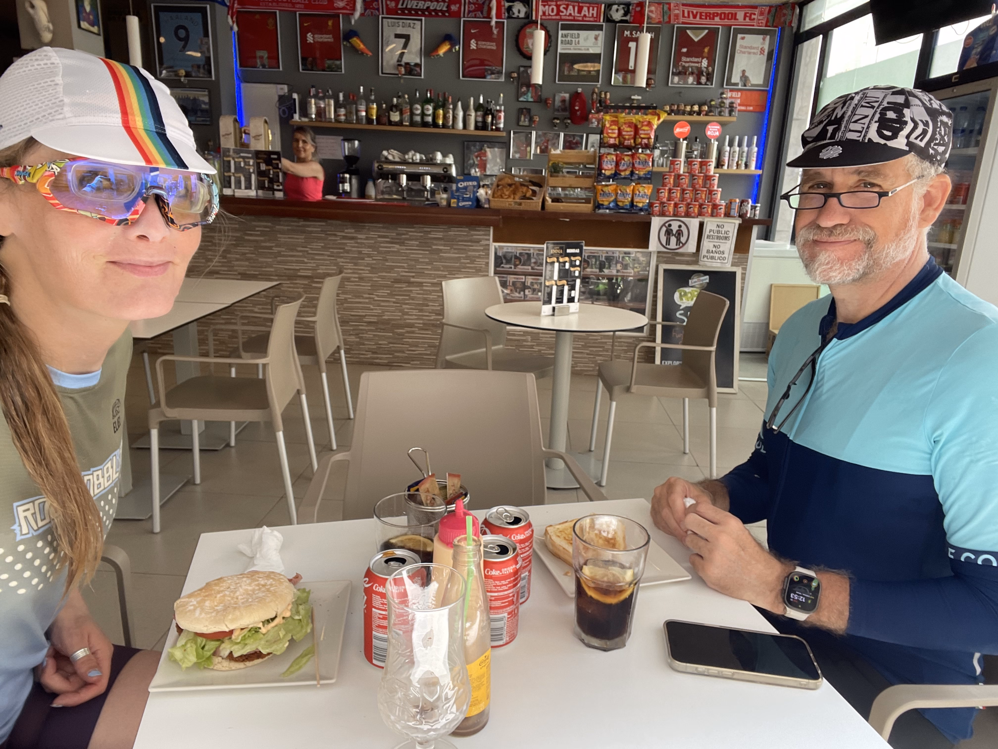 tracey & lunching at a cafe